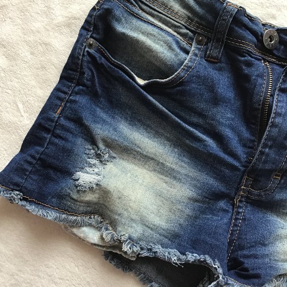 U2B Urban Basics distressed jean shorts - Picture 3 of 4